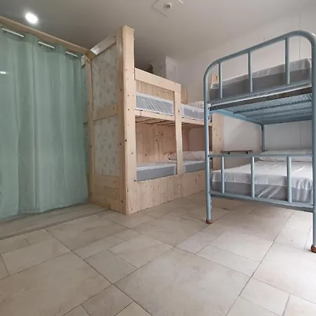Bretema Hostel *