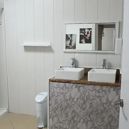 Hostel Bretema *