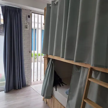 Hostel Bretema *